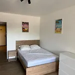 Apartment Super Climatise Sur Le Port De Hyeres