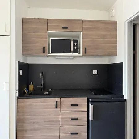 Super Climatise Sur Le Port De Hyeres