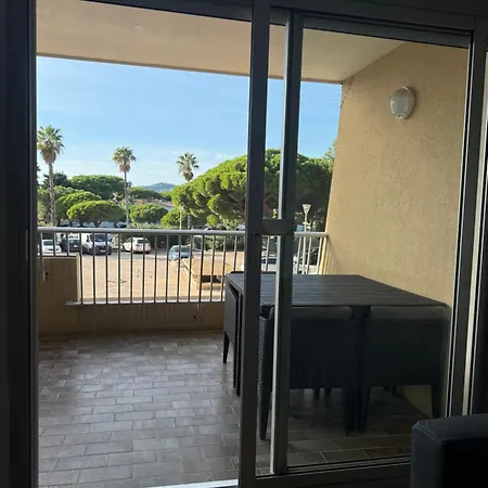 Apartment Super Climatise Sur Le Port De *