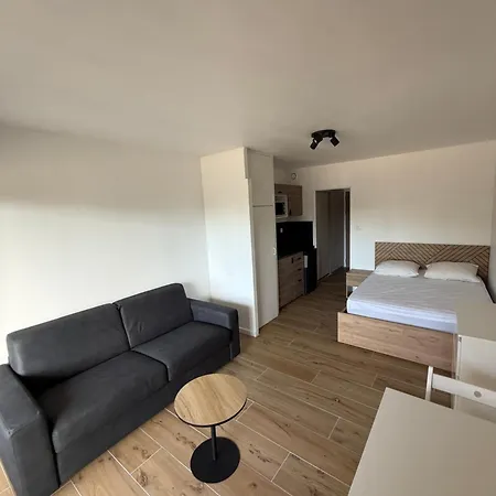 Apartment Super Climatise Sur Le Port De Hyeres