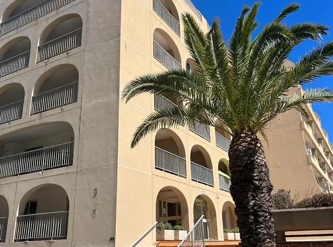 Super Climatise Sur Le Port De *