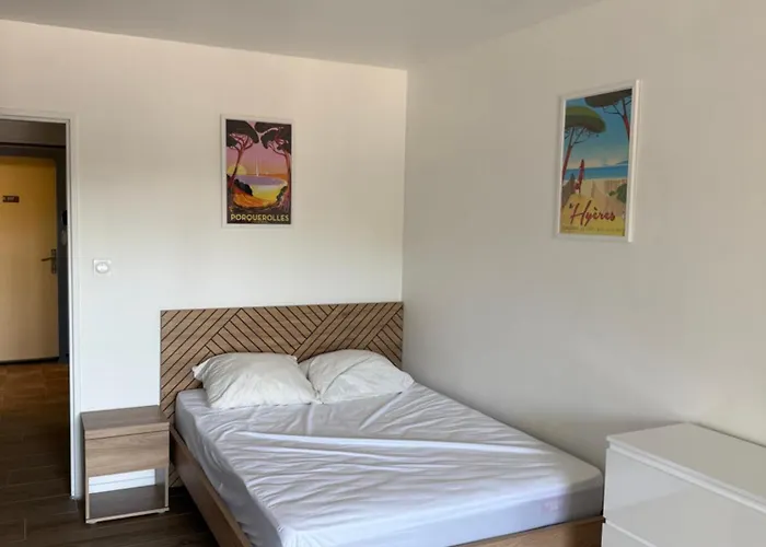 Apartment Super Climatise Sur Le Port De Hyères